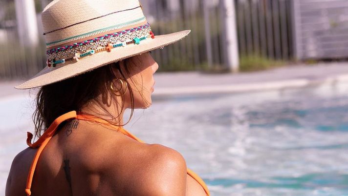 Sonia Isaza in bikini è spettacolare: lady Vidal accende la fantasia del web - immagine 1