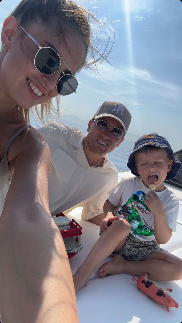 Zielinski torna a Napoli per un weekend: relax al mare con la famiglia- immagine 3