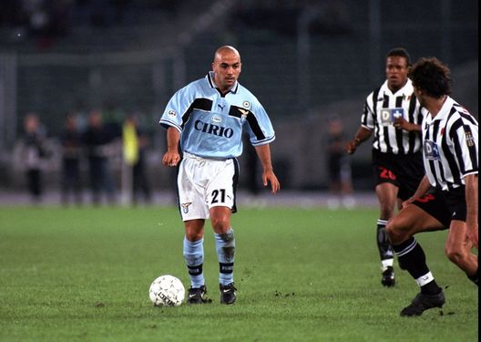 Da talento incompiuto del Barcellona a bandiera dell’Espanyol: il derby di Ivan de la Peña- immagine 5