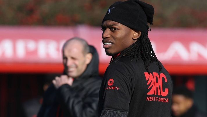 Leao torna in gruppo, ma Allegri non vuole rischi in vista di Cagliari-Milan