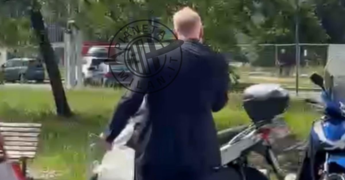milan tare lascia la sede molto emozionato maglia rossonera in mano pm da Pianetamilan.it milan tare lascia la sede molto emozionato maglia rossonera in mano pm