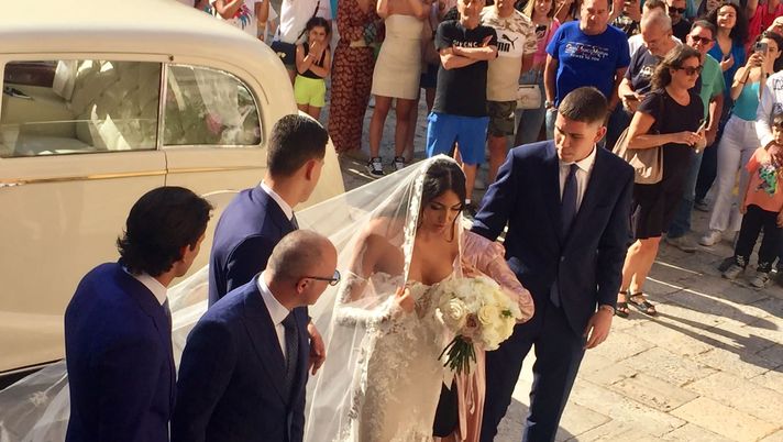 Mihajlovic felice per la figlia Virginia: matrimonio a Monopoli con Vogliacco Virginia Mihajlovic si è sposata