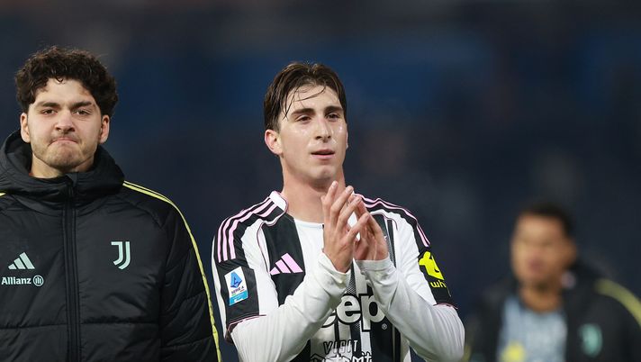 PISA, ITALY - DECEMBER 27: Fabio Miretti of Juventus FC greets the fans after the Serie A match between Pisa SC and Juventus FC at Arena Garibaldi on December 27, 2025 in Pisa, Italy. (Photo by Gabriele Maltinti/Getty Images) Nazione: “Fiorentina, Paratici bussa alla Juventus per un centrocampista” - immagine 1
