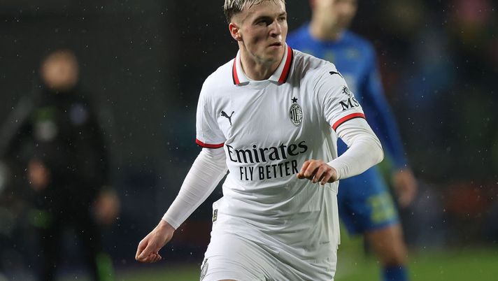 EMPOLI, ITALY - FEBRUARY 8: Alex Jimenez of AC Milan in action during the Serie A match between Empoli and AC Milan at Stadio Carlo Castellani on February 8, 2025 in Empoli, Italy. (Photo by Gabriele Maltinti/Getty Images)  alex-jimenez-amo-il-milan-e-sarà-per-sempre-nel-mio-cuore