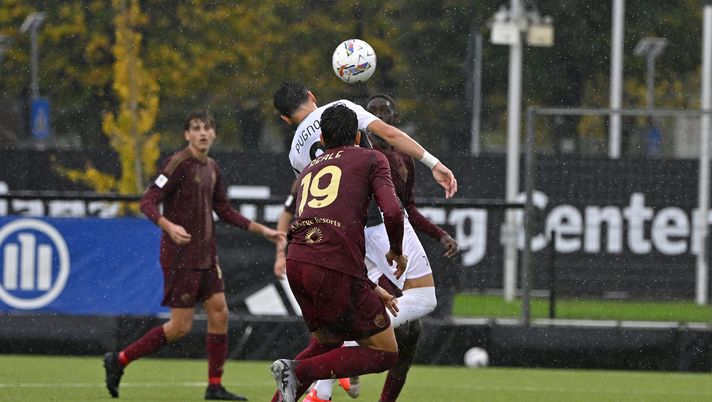 VINOVO, ITALY - OCTOBER 26: Diego Pugno of Juventus scores a goal during the Primavera 1 match between Juventus U20 and AS Roma U20 at Juventus Center Vinovo on October 26, 2024 in Vinovo, Italy. (Photo by Filippo Alfero - Juventus FC/Juventus FC via Getty Images) Primavera, Roma-Cesena non si giocherà al “Tre Fontane” ma a Trigoria - immagine 1