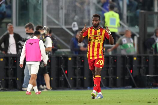 ROMA, ITALIA- MAGGIO 25: Lassana Coulibaly, l'autore del gol vittoria del Lecce contro la Lazio. (Foto di Paolo Bruno/Getty Images) Il Lecce fa la storia: quattro stagioni consecutive in A, è record giallorosso- immagine 2