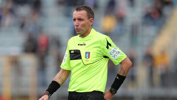 EMPOLI, ITALY - MAY 19: Paolo Silvio Mazzoleni referee during the Serie A match between Empoli and Torino FC at Stadio Carlo Castellani on May 19, 2019 in Empoli, Italy. (Photo by Gabriele Maltinti/Getty Images) Torino-Empoli, arbitra Colombo. Al Var Mazzoleni - immagine 1