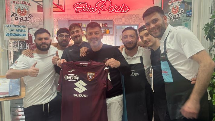 FOTO Napoli-Torino, premio consolazione per i granata: ordinate 40 pizze da Porzio - immagine 1