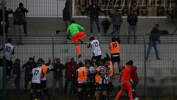 Derby della Piana del Sele: secondo giallo, ma il difensore resta in campo… - immagine 1