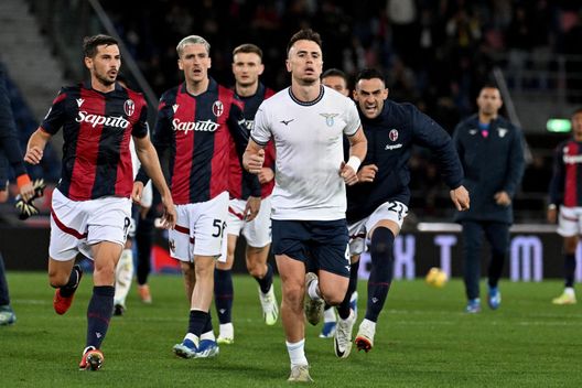 (Photo by Marco Rosi - SS Lazio/Getty Images) Parapiglia al Dall’Ara, ma Romagnoli e Patric ok per il derby: niente squalifica- immagine 2