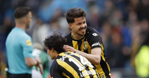 Vitesse, i giocatori donano gli stipendi alla società per salvare il club- immagine 3
