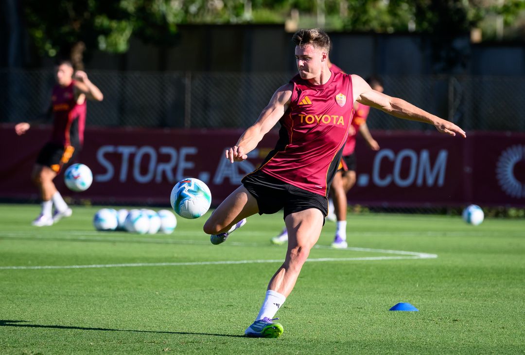 Raduno Roma, il primo allenamento di Wesley e Vasquez a Trigoria- FOTO GALLERY - immagine 22