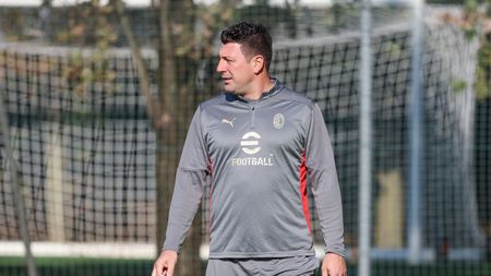Bonera dopo l'Arezzo: "Jimenez nel bene e nel male sposta gli equilibri" (Foto di Sara Cavallini/AC Milan via Getty Images) Bonera dopo l'Arezzo: 'Jimenez nel bene e nel male sposta gli equilibri'