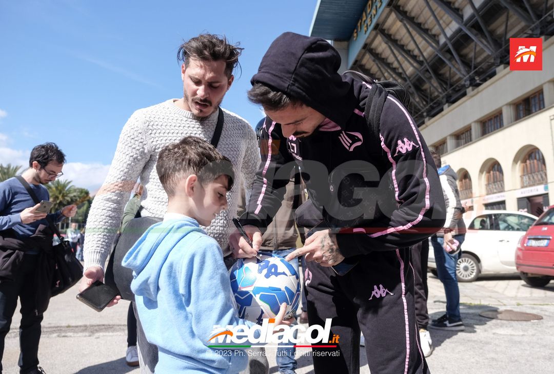 FOTO Cittadella-Palermo, la squadra in partenza dal “Renzo Barbera” (GALLERY) - immagine 41