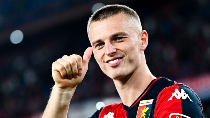 Secolo: “Gudmundsson impressionante, ha una marcia in più. Sfarfalleggia in campo” - immagine 1