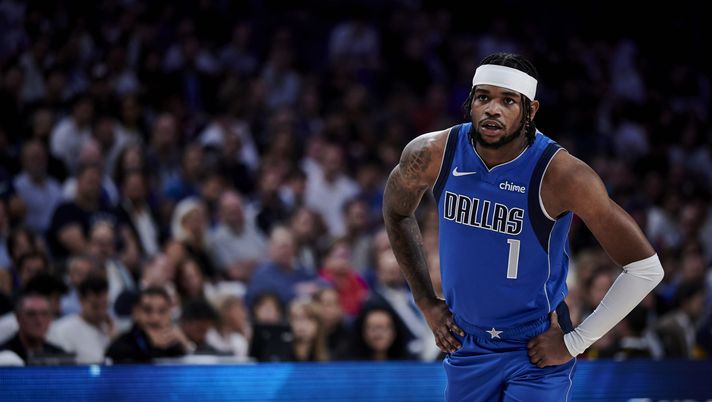 MADRID, SPAIN - OCTOBER 10: #01 Jaden Hardy of Dallas Mavericks during Exhibition match between Real Madrid and Dallas Mavericks at WiZink Center on October 10, 2023 in Madrid, Spain. (Photo by Borja B. Hojas/Getty Images) Dove vedere Mavs-Heat in diretta TV: streaming gratis NBA e quintetti - immagine 1
