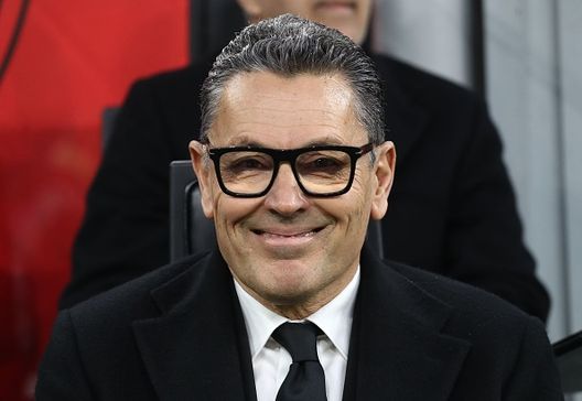 MILANO, ITALIA - 22 FEBBRAIO: Il secondo allenatore del Milan, Marco Landucci, osserva la partita di Serie A tra il Milan e il Parma Calcio 1913 allo stadio Giuseppe Meazza, il 22 febbraio 2026 a Milano, Italia. (Foto di Marco Luzzani/Getty Images) Milan-Parma, le dichiarazioni post-partita di Marco Landucci: “Amareggiato. Ma ripartiamo”- immagine 2