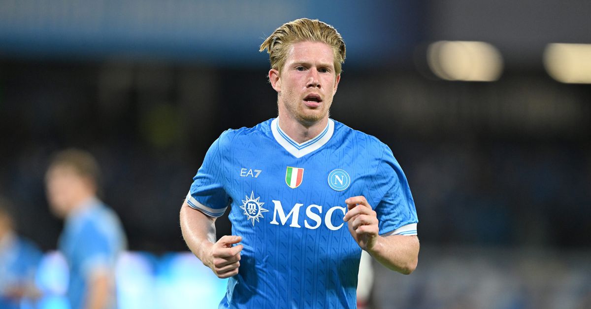 https://images2-gazzanet.gazzettaobjects.it/jvrL5WYdCWm13pw9Njb5rvFN9is=/1200x627/smart/www.calcionapoli1926.it/assets/uploads/202508/7d6b98a74711e5fc00319b204faa456a-scaled-e1756651441534.jpg