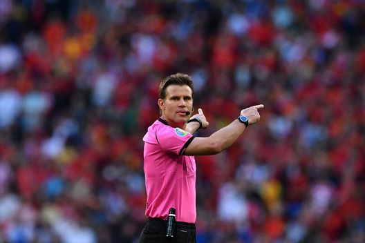 Londra, Inghilterra - 6 luglio 2021: Felix Brych durante la semifinale di Euro 2020 tra Italia e Spagna. (Foto di Justin Tallis - Pool/Getty Images) Brych arbitrerà Matthäus: “Una meravigliosa conclusione della mia carriera”- immagine 4