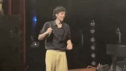 VIDEO Ermal Meta, gioia per il 3-0 del Napoli: fa partire ‘O Surdato ‘Nnammurato