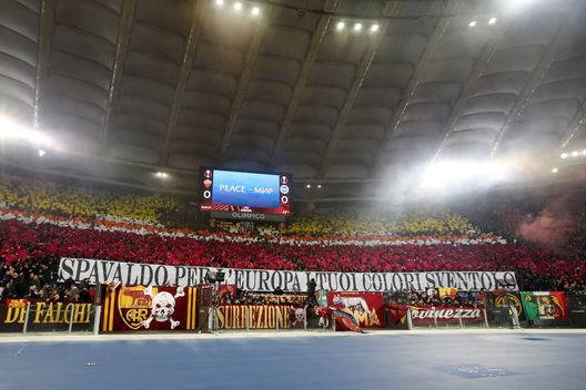 Verso Roma-Viktoria Plzen: le migliori coreografie europee imbastite all’Olimpico- immagine 4