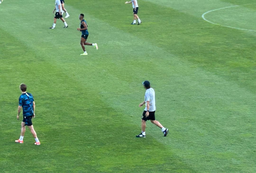 GALLERY Mister Conte segue passo dopo passo le esercitazioni della linea difensiva - immagine 3