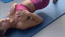 Video – Canalis da capogiro: l’incidente è sexy…