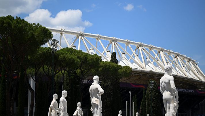 ROME, ITALY - JUNE 06: A general view outside the stadium ahead of the European Athletics Championships at Stadio Olimpico on June 06, 2024 in Rome, Italy. (Photo by Mattia Ozbot/Getty Images for European Athletics) Derby, ecco il piano di sicurezza: afflussi separati e droni ad alta quota - immagine 1