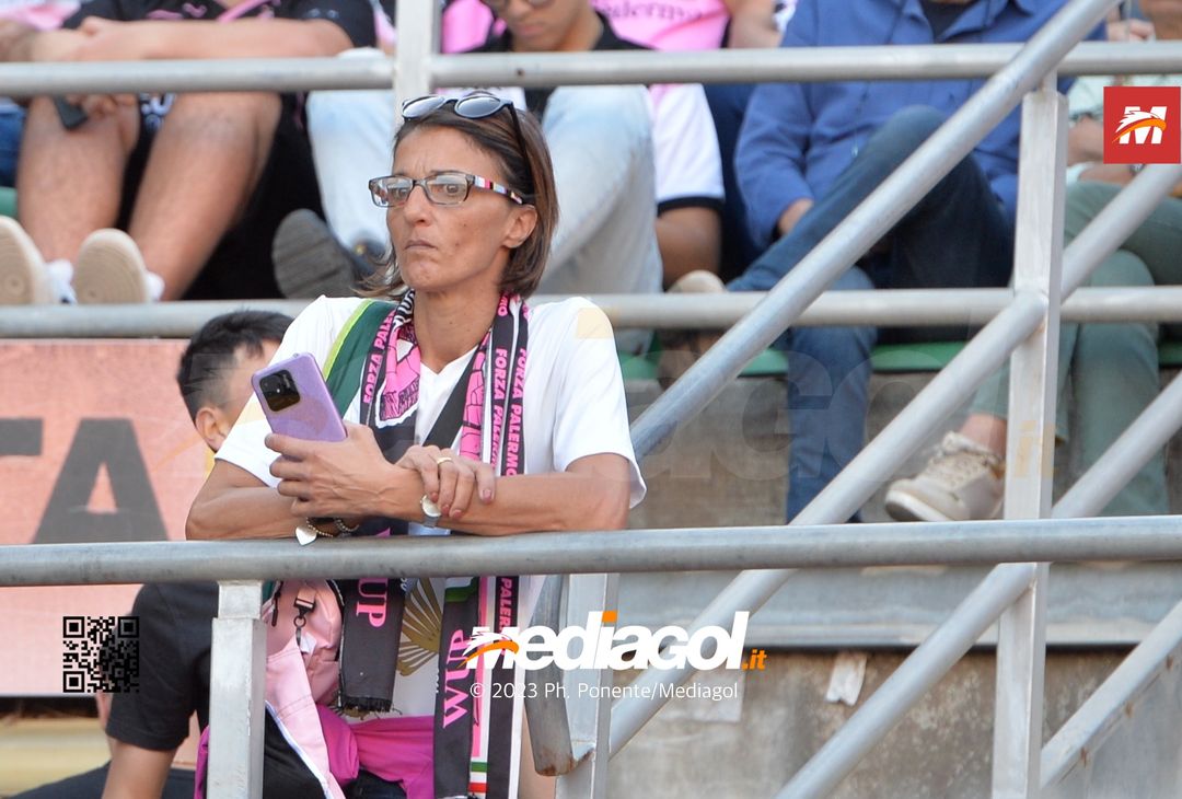 FOTOTIFO Palermo-Lecco, gli scatti ai tifosi al “Renzo Barbera” (GALLERY) - immagine 157