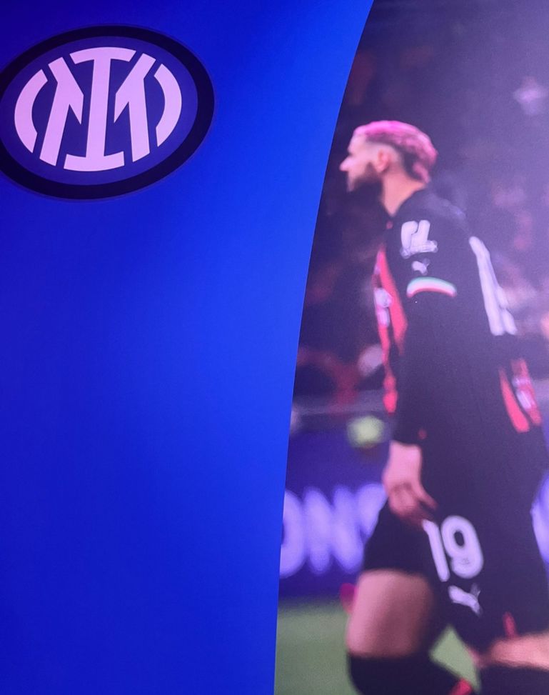 Anche questo è derby: Theo guarda l’Inter e Calha guarda la palla di Rodri…- immagine 2