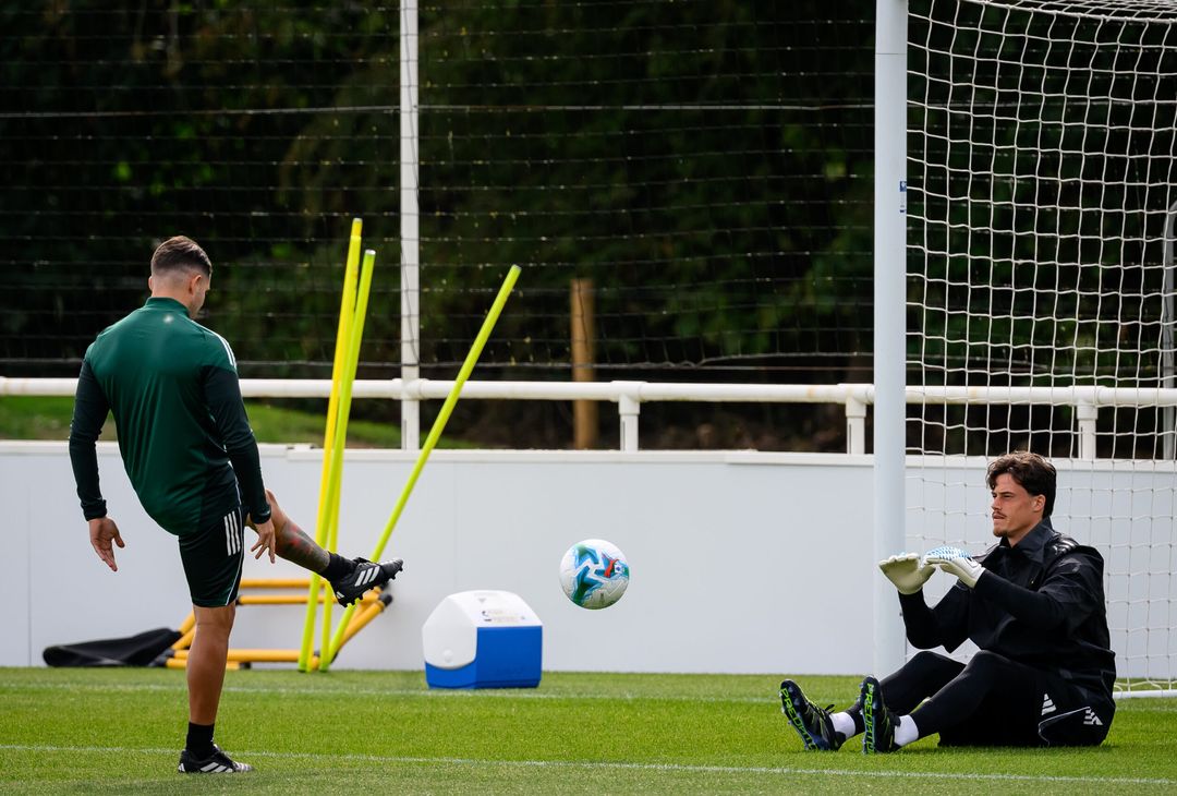 Roma, il primo allenamento al St. George’s Park – FOTO GALLERY - immagine 7