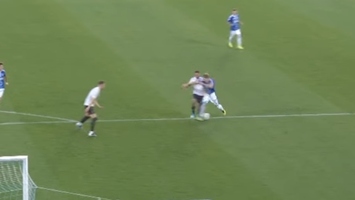 Como-Napoli, contatto Politano-Rodriguez: il dialogo tra arbitro e Var – VIDEO - immagine 1