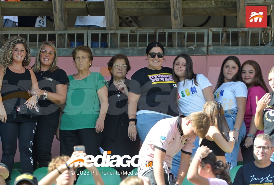 FOTOTIFO Palermo-Sudtirol 2-1, gli scatti ai tifosi al “Renzo Barbera” (GALLERY) - immagine 26