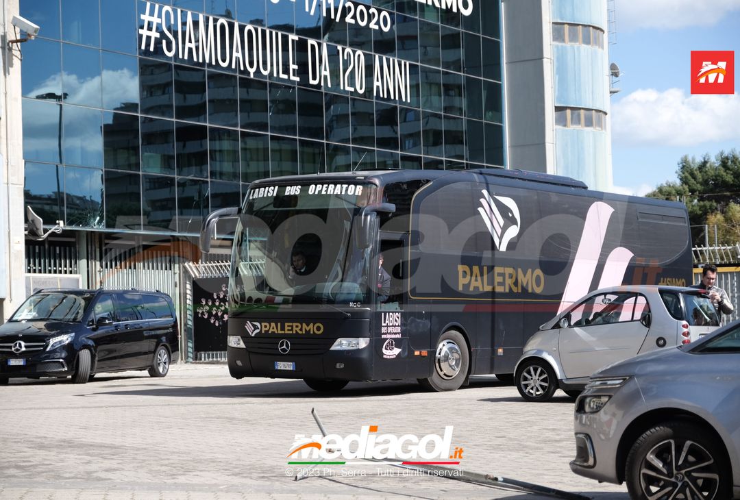 FOTO Venezia-Palermo, i Rosanero in partenza dal “Renzo Barbera” (GALLERY) - immagine 44