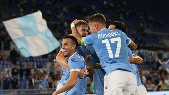 ROME, ITALY - SEPTEMBER 30: Toma Basic of SS Lazio celebrates with team mate Pedro and Ciro Immobile after scoring their sides first goal during the UEFA Europa League group E match between SS Lazio and Lokomotiv Moskva at Olimpico Stadium on September 30, 2021 in Rome, Italy. (Photo by Paolo Bruno/Getty Images) Lazio