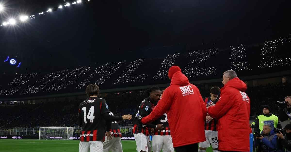 Niente striscione del Milan Club Old Clan a ‘San Siro’: ecco i motivi dietro la scelta