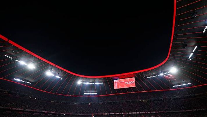 MUNICH, GERMANY - OCTOBER 22 : Illustrative picture showing the Allianz Arena with 75.000 spectators during the UEFA Champions League 2025/26 League Phase MD3 match between Bayern Munchen and Club Brugge on October 22, 2025 in Munich, Germany, 22/10/2025 ( Photo by Tomas Sisk / Photonews via Getty Images) UEFA, arrivano le prime candidature degli stadi per le finali del 2028 e 2029 - immagine 1