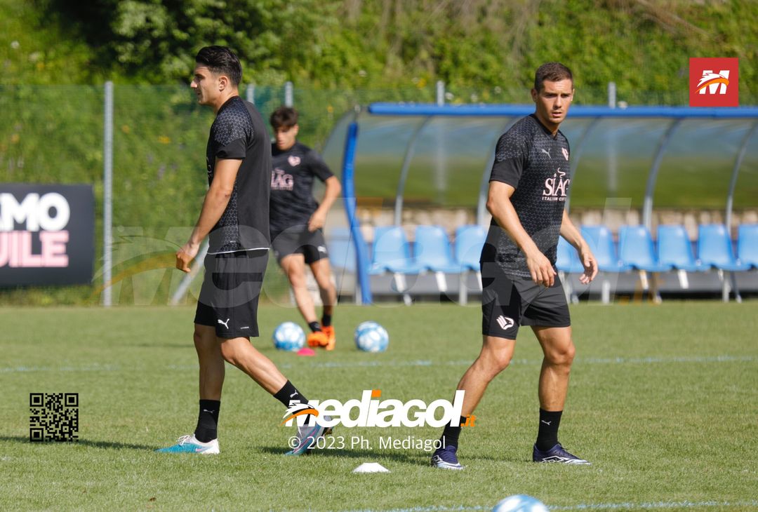 FOTO Ritiro Palermo, day 5 a Ronzone: sorrisi e tattica, presente Bigon (Gallery) - immagine 28