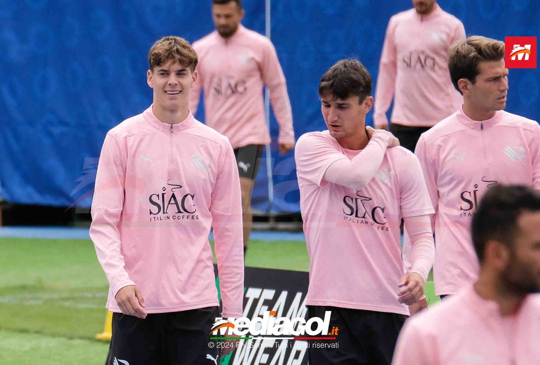 FOTO Ritiro Palermo, gli scatti della seduta mattutina dei rosanero (Gallery) - immagine 38