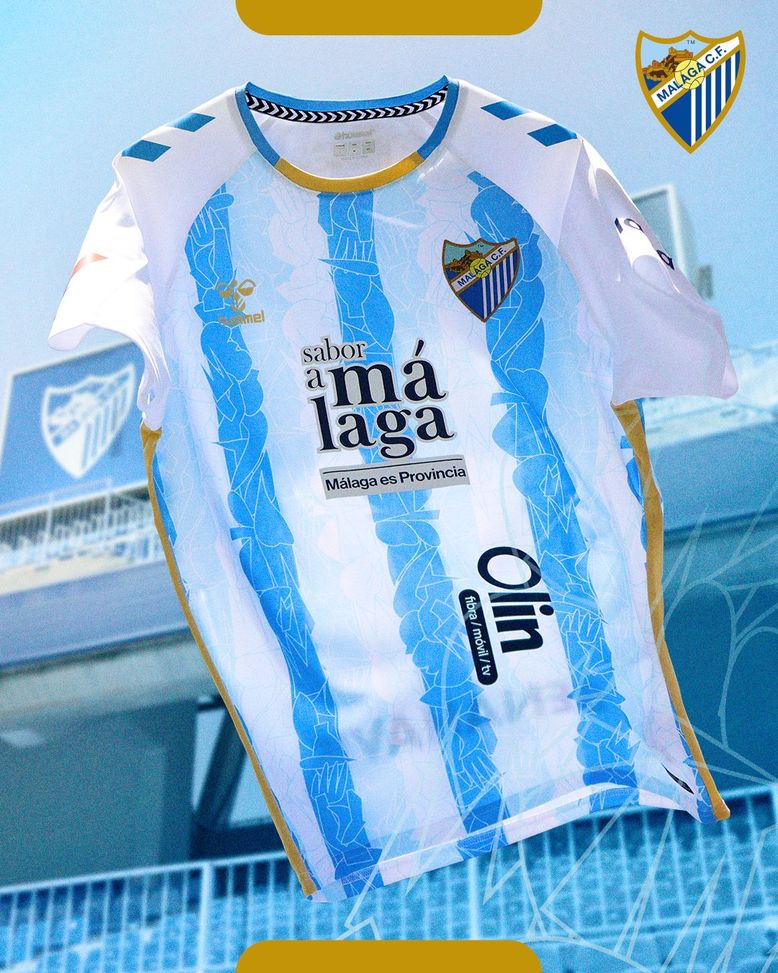 La nuova maglia home del Málaga - Foto da Sito ufficiale Málaga CF La nuova maglia home del Málaga - Foto da Sito ufficiale Málaga CF