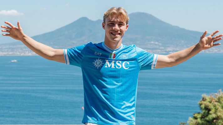 Dallo United al Napoli, Hojlund saluta i tifosi: “Felice di essere partenopeo” hojlund napoli