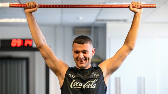 NAPLES, ITALY - JULY 24: SSC Napoli Player Alessandro Buongiorno attending the medical tests at SSC Napoli Training Center on July 24, 2024 in Castel Volturno (Caserta), Italy. (Photo by SSC NAPOLI/SSC NAPOLI via Getty Images) Napoli, primo allenamento per Buongiorno: Conte trova anche Kvara ma Osimhen… - immagine 1