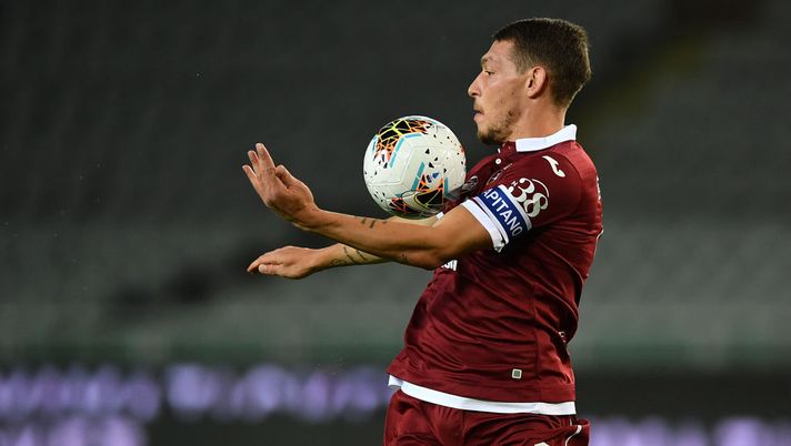 TURIN, ITALY - JULY 08: Andrea Belotti of Torino FC controls the ball during the Serie A match between Torino FC and Brescia Calcio at Stadio Olimpico di Torino on July 8, 2020 in Turin, Italy. (Photo by Valerio Pennicino/Getty Images) Belotti in gol per cinque partite di fila: raggiunti Ferrante e Mazzola. E col Toro sono 90 - immagine 1