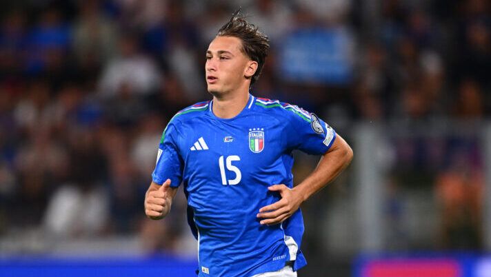 BERGAMO, ITALY - SEPTEMBER 05: Pio Esposito of Italy in action during the FIFA World Cup 2026 qualifier match between Italy and Estonia at Stadio di Bergamo on September 05, 2025 in Bergamo, Italy. (Photo by Mattia Ozbot/Getty Images) Italia, la formazione ufficiale col Lussemburgo: la scelta su Pio Esposito, Ndour, Bartesaghi e Pisilli - immagine 1