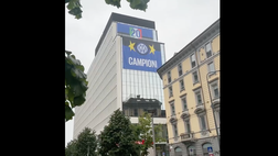 VIDEO / Numero 20 e due stelle: l’Inter HQ cambia veste per festeggiare lo scudetto
