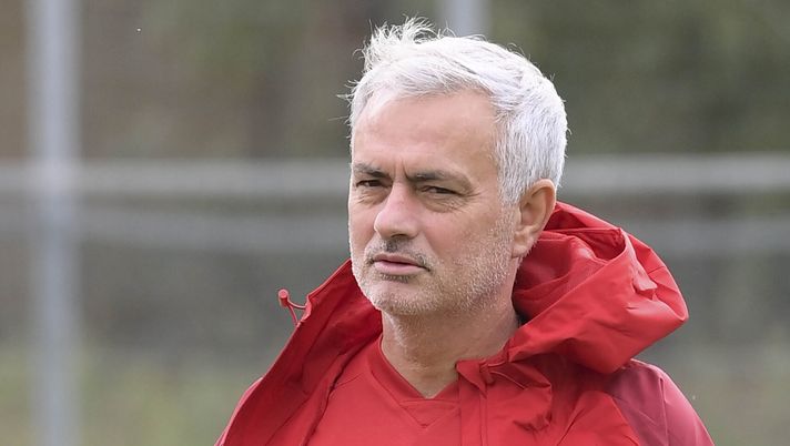 Mou, frecciatina a Smalling e coccole a Zalewski - immagine 1