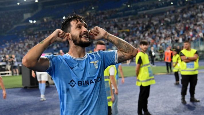 ROME, ITALY - AUGUST 26: Luis Alberto of SS Lazio celebrates scoring ahis team's second goal during the Serie A match between SS Lazio and FC Internazionale at Stadio Olimpico on August 26, 2022 in Rome, Italy. (Photo by Marco Rosi - SS Lazio/Getty Images) Ecco tutti i tiratori di punizioni e corner in Serie A: la lista completa, squadra per squadra - immagine 1