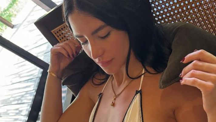 Sarah, fisico spaziale. Le curve super sensuali dell’ex lady Chicharito mandano il web in tilt - immagine 1