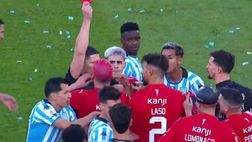 Avellaneda, l’Independiente finisce il derby in nove…