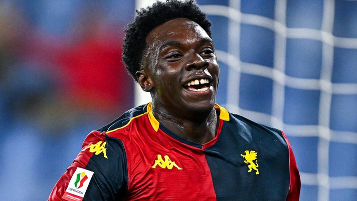 GENOA, ITALY - SEPTEMBER 25: Jeff Ekhator of Genoa celebrates after scoring a goal during the Coppa Italia match between Genoa CFC and Empoli at Stadio Luigi Ferraris on September 25, 2025 in Genoa, Italy. (Photo by Simone Arveda/Getty Images) Ekhator si paragona a Kean: “Io e lui molto simili. Prendo spunto a ogni partita” - immagine 1